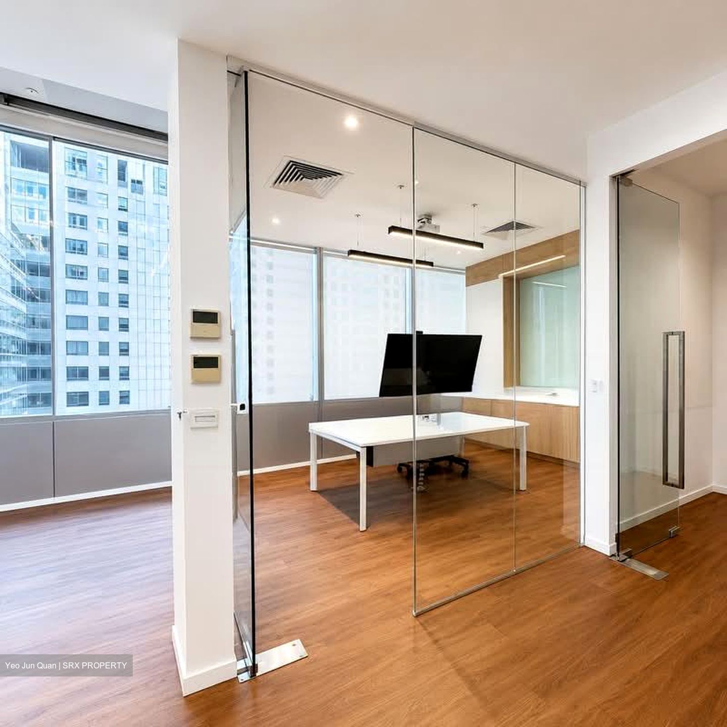 Robinson Square (D1), Office #568209291